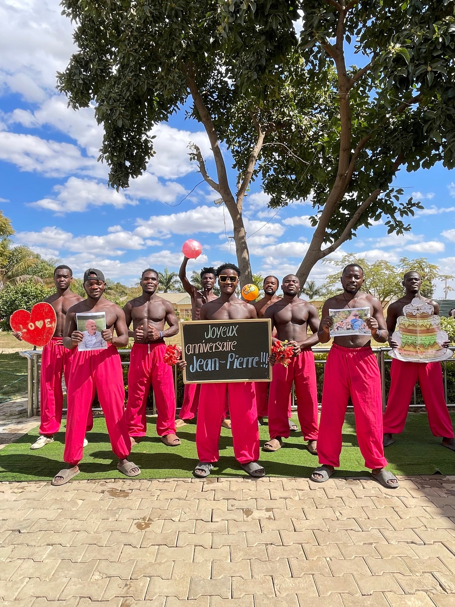 Joyeux Anniversaire – Le plus beau message vidéo venu d’Afrique