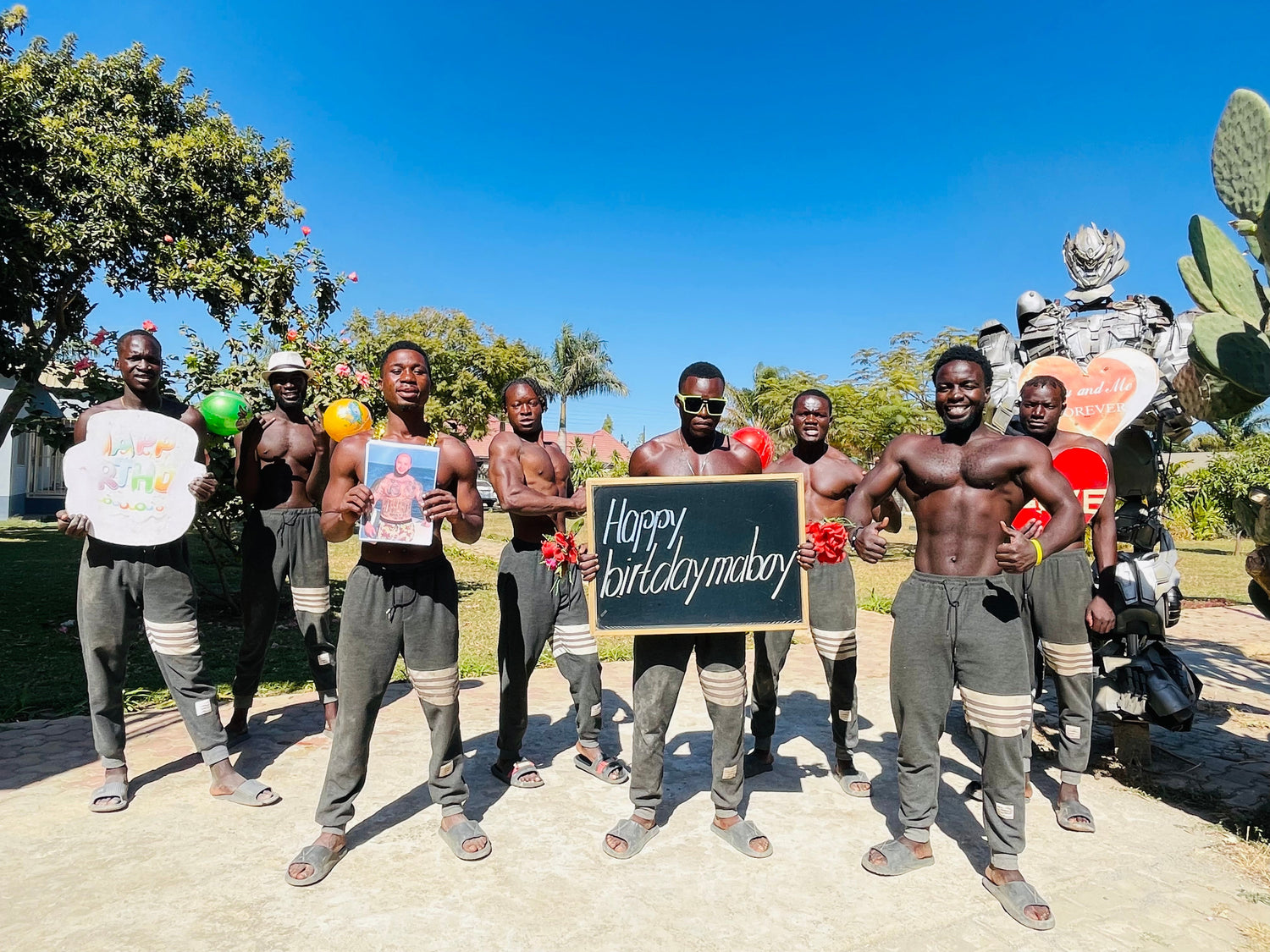 That’s where African dance video greetings come in — colorful, energetic, and fun. These videos take the simple phrase “생일 축하해” and turn it into a full celebration.