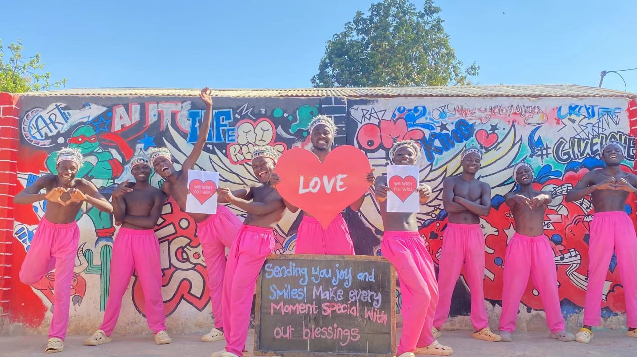 Mit jedem Video unterstützt du afrikanische Gemeinschaften direkt